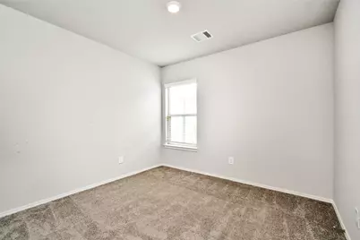 7915 Meadow Cranesbill Lane, Houston, TX 77016 - Photo 16