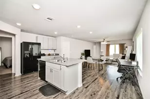 7915 Meadow Cranesbill Ln, Houston, TX 77016 - Photo 4