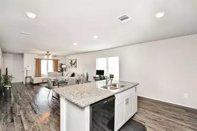 7915 Meadow Cranesbill Lane, Houston, TX 77016 - Photo 6