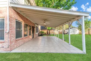 18 Dover Dr, Conroe, TX 77304 - Photo 20