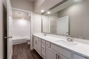 320 Jackson Hill St, Houston, TX 77007 - Photo 10