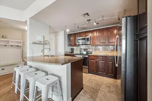 801 E Beach Dr, Galveston, TX 77550 - Photo 4