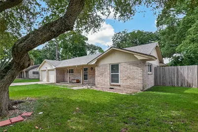 114 E Wildwinn Drive, Alvin, TX 77511 - Photo 2
