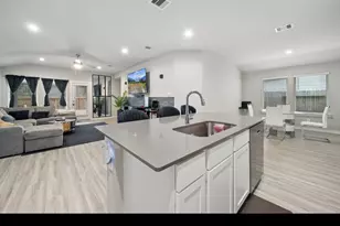 12817 Tokenhouse Ln, Houston, TX 77047 - Photo 10