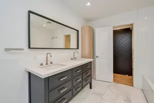 10603 Riverview Dr, Houston, TX 77042 - Photo 42