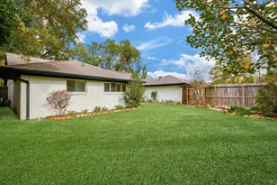 10603 Riverview Dr, Houston, TX 77042 - Photo 48