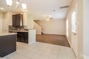 5223 Gulf Stream Ln, Bacliff, TX 77518 - Photo 8