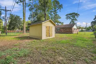 1704 S 1st St, Conroe, TX 77301 - Photo 32
