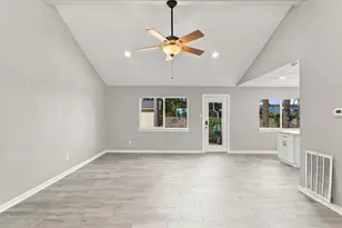 1704 S 1st St, Conroe, TX 77301 - Photo 8