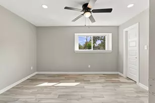 1704 S 1st St, Conroe, TX 77301 - Photo 24