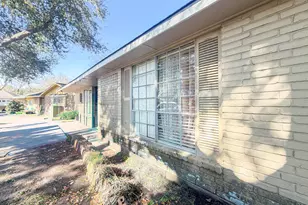 4806 Brookfield Dr, Houston, TX 77045 - Photo 2