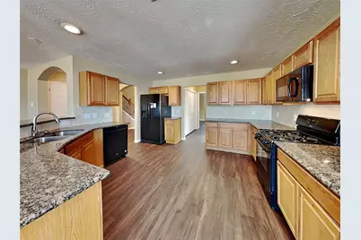 913 Almond Street, Baytown, TX 77521 - Photo 2
