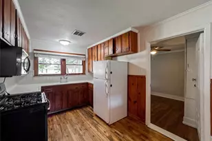 640 Parson Dr, Beaumont, TX 77706 - Photo 8
