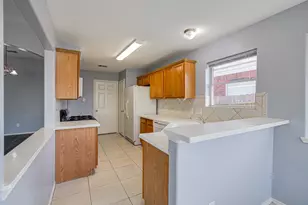 13915 Fort Nelson Dr, Houston, TX 77083 - Photo 8
