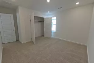 8315 Amber Summit Ln, Angleton, TX 77515 - Photo 2