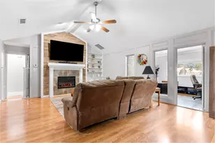 3503 Quail Cir, Sealy, TX 77474 - Photo 4