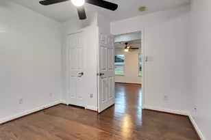 4930 Holloway Dr, Houston, TX 77048 - Photo 30
