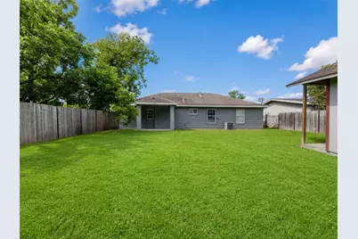 4930 Holloway Drive, Houston, TX 77048 - Photo 14