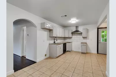 4930 Holloway Drive, Houston, TX 77048 - Photo 18
