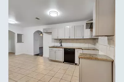 4930 Holloway Drive, Houston, TX 77048 - Photo 22