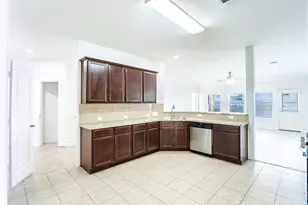 9918 Hideaway Bend Ln, Houston, TX 77044 - Photo 2