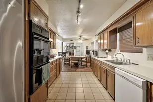 10406 Sagevale Ct, Houston, TX 77089 - Photo 8