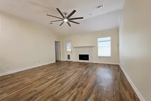 911 Beechgrove Dr, Webster, TX 77058 - Photo 6
