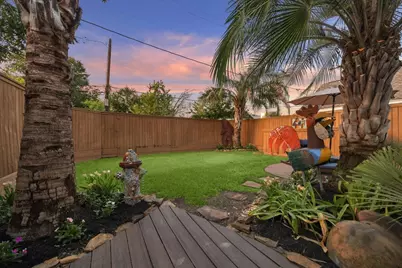 205 W 24th Street, Houston, TX 77008 - Photo 30