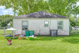 1104 Mabry Rd, Baytown, TX 77520 - Photo 32