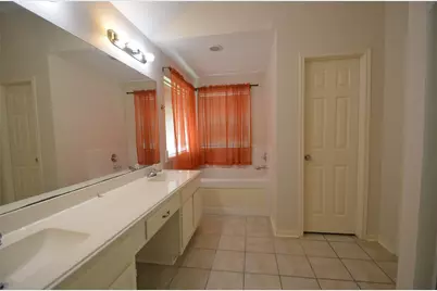 13802 Rosebranch Court, Houston, TX 77059 - Photo 10