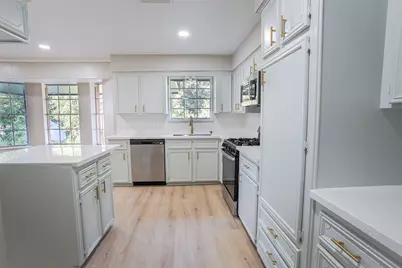 1601 Westwind Dr, Brenham, TX 77833 - Photo 6
