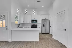 5126 Clover St, Houston, TX 77033 - Photo 10