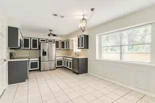 105 Sugar Cane Trce, Lake Jackson, TX 77566 - Photo 8