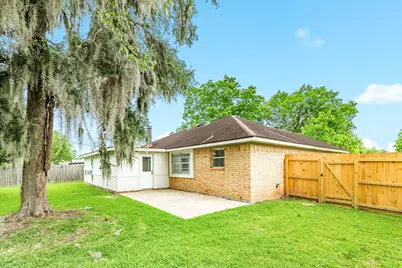 105 Sugar Cane Trace, Lake Jackson, TX 77566 - Photo 20