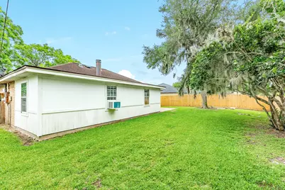 105 Sugar Cane Trace, Lake Jackson, TX 77566 - Photo 22