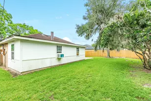 105 Sugar Cane Trce, Lake Jackson, TX 77566 - Photo 22