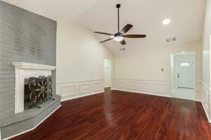 105 Sugar Cane Trce, Lake Jackson, TX 77566 - Photo 4