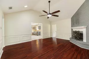 105 Sugar Cane Trce, Lake Jackson, TX 77566 - Photo 6