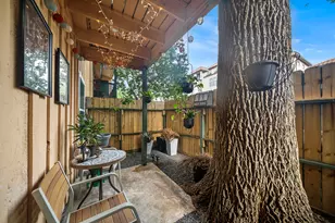 8289 Kingsbrook Rd, Houston, TX 77024 - Photo 18