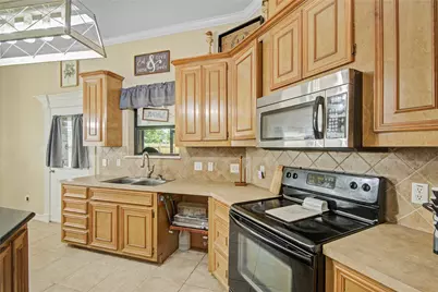 1000 Cardinal Drive, Richwood, TX 77566 - Photo 12