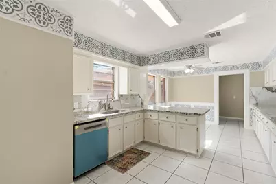 7231 Granvia Dr, Houston, TX 77083 - Photo 16