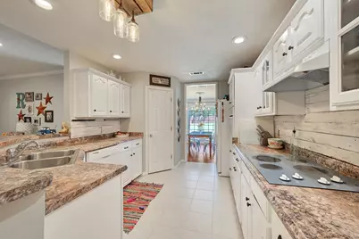 10747 Whispering Oaks Drive, Hearne, TX 77859 - Photo 8
