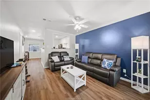 1406 Summit St, College Station, TX 77845 - Photo 2