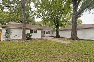 10903 Holly Springs Dr, Houston, TX 77042 - Photo 24