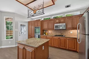 14 Treescape Cir, The Woodlands, TX 77381 - Photo 12