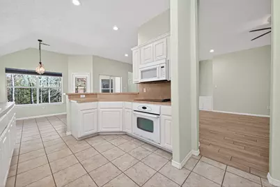 10542 Parkside Drive, Willis, TX 77318 - Photo 16