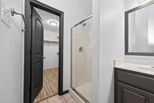 10542 Parkside Dr, Willis, TX 77318 - Photo 32