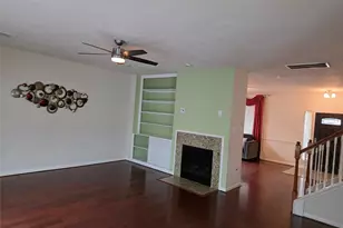 2715 Riverhollow Ln, Sugar Land, TX 77479 - Photo 10