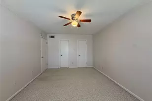 2250 Bering Dr, Houston, TX 77057 - Photo 18