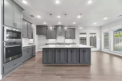 9511 Shaded Tree Drive, Missouri City, TX 77459 - Photo 2